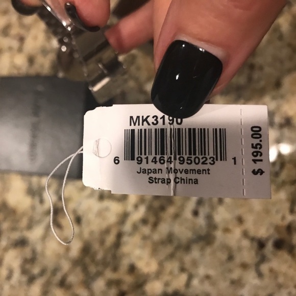 Michael Kors silver watch - Picture 3 of 6